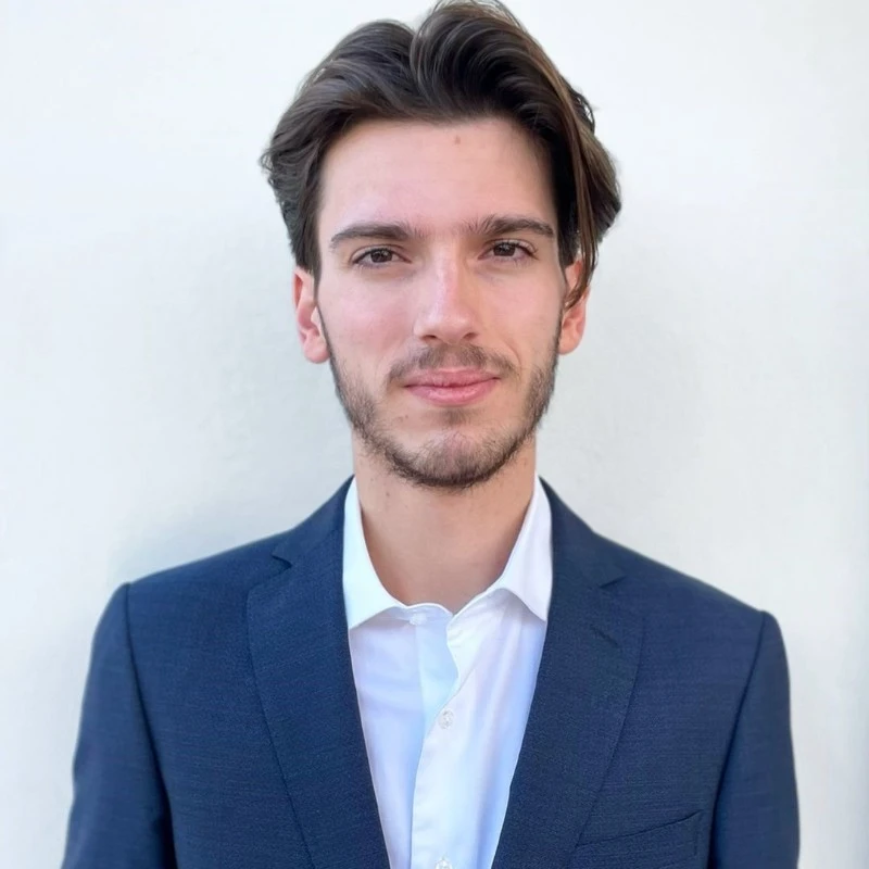 ΑΛΕΞΑΝΔΡΟΣ ΑΛΙΒΙΖΑΤΟΣ  